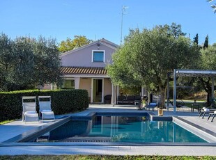 Casa a Grottaccia con piscina, giardino e barbecue