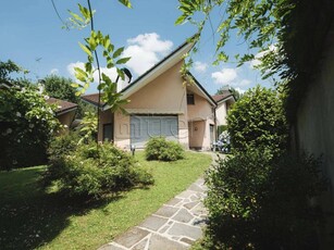 Villa in vendita a Busto Arsizio