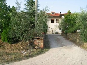 Villa in vendita a Lucignano