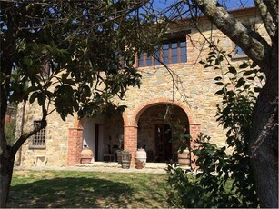 Villa in vendita a Lucignano