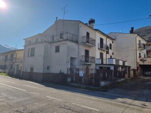 Villa in vendita a Pettorano Sul Gizio