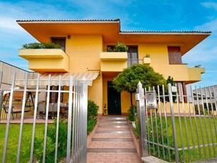 Villa in vendita a San Giuliano Milanese