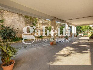 villa indipendente in vendita a Napoli