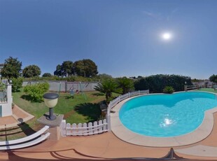 Villa unifamiliare con piscina