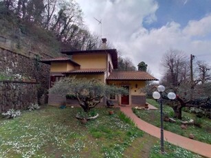 VILLA UNIFAMILIARE CON VISTA SU 