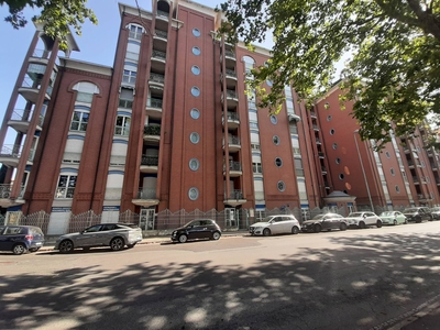 Appartamento con terrazzo, Alessandria centro-p.zza garibaldi