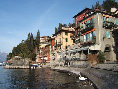 Bilocale arredato in affitto a Varenna