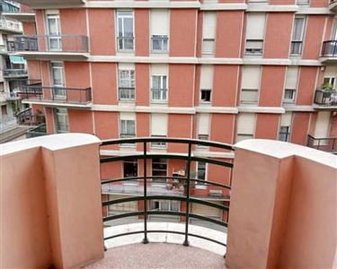 Genova: Appartamento 4 Locali