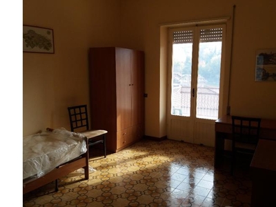 Porzione di casa in affitto a Frosinone, Frazione Centro città, Via Ferrarelli Vincenzo 95