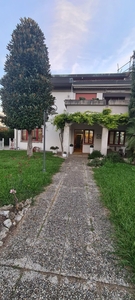 Villa Bifamiliare con giardino, Calcinaia fornacette