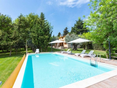 Confortevole casa con giardino, barbecue e piscina