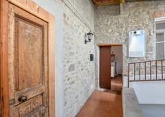 Casa indipendente con terrazzo a Ogliastro Cilento