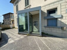 Filiale Bancaria in vendita a Quarrata via Statale Fiorentina 296