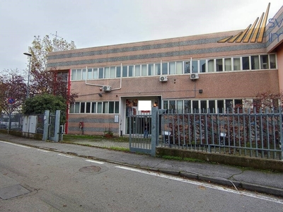 Capannone Industriale in vendita a Brugherio via Giorgio La Pira