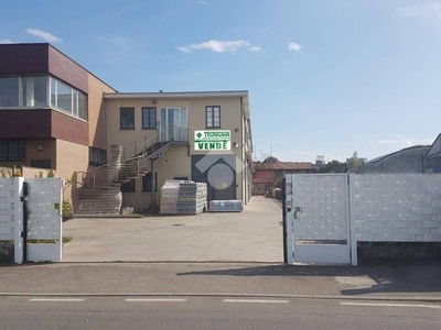 Capannone Industriale in vendita a Cormano via Cimabue, 9