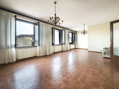 Appartamento in Via Sant'Anna, Viterbo, 5 locali, 2 bagni, 140 m²