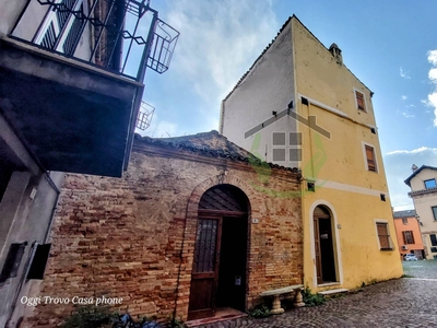 Casa indipendente con terrazzo a Mosciano Sant'Angelo