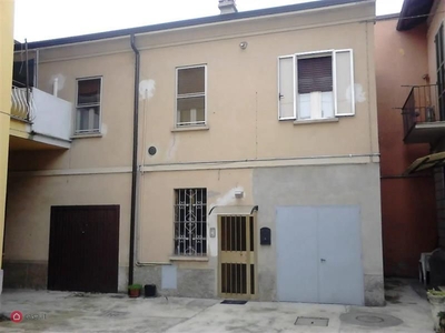 Casa indipendente in Vendita in Via Casteggio a Piacenza