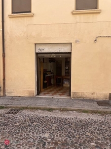 Negozio/Locale commerciale in Vendita in Via Cosmè Tura 2 /e a Ferrara