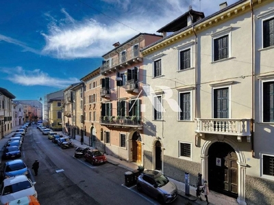 Prestigioso complesso residenziale in vendita Via Santa Maria Rocca Maggiore, 21, Verona, Veneto