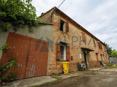 Rustico/Casale in Vendita in Via Capoferro a Forlì