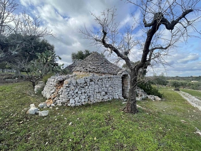 Trulli in Strada Comunale Concorrano S.n. a Castellana Grotte