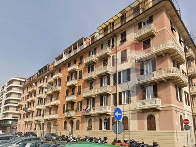 Vendita Appartamento Piazza Aldo Moro, Savona