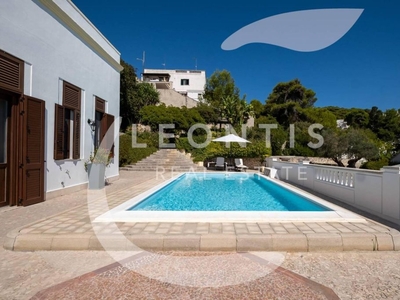 Prestigiosa villa in vendita Via Umberto I, 42, Santa Cesarea Terme, Puglia