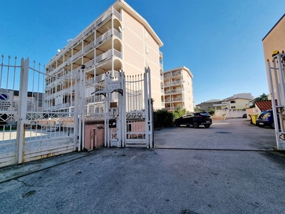 Appartamento in Vendita a Caserta, 239'000€, 120 m²