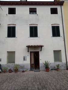 Casa indipendente in Vendita a Lucca