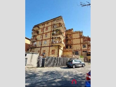Quadrilocale in Vendita a Roma, 55'680€, 70 m²