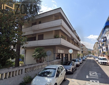 Quadrilocale in Via Tirso, Teramo, 2 bagni, posto auto, 189 m²