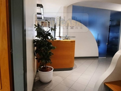 Ufficio in Vendita a Forlì, 130'000€, 151 m², arredato