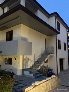 Villa a schiera in Via delle terme, Lesignano de' Bagni, 10 locali
