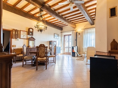 Villa bifamiliare in vendita a Modena Ganaceto