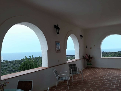 Villa di 2 unità abitative con vista mare, via Cimillia, località Punta Fram, Pantelleria