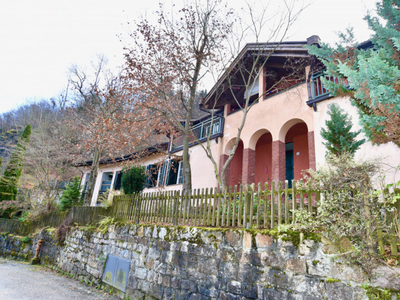 villa in vendita a Calceranica al Lago