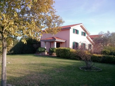 Villa in Via Genova, Fiano Romano, 1 bagno, giardino in comune, 240 m²
