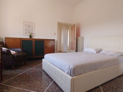 Appartamento in affitto a Bologna con 6 camere da letto