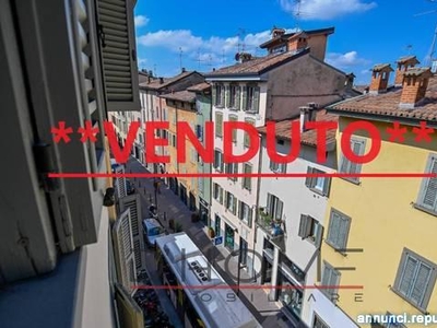 Appartamenti Bergamo Via San Bernardino 10 cucina: A vista,