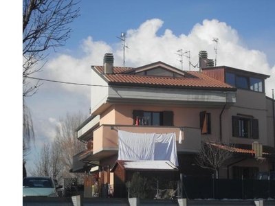 Trilocale in vendita a Forlì, Frazione Roncadello