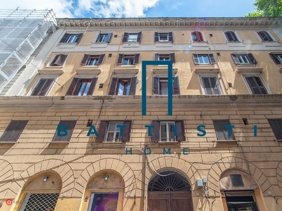 Appartamento in Affitto in Via Luca della Robbia a Roma