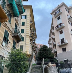 Appartamento in Vendita a Genova Via Giuseppe Avezzana
