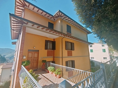 Appartamento in Via Cinque Cerri, 2, Bettona (PG)