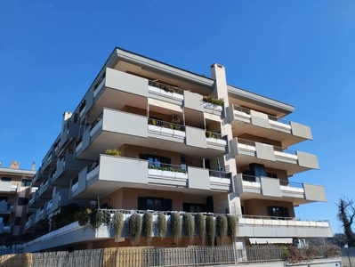 Appartamento in Via Dei Tigli, 2a, Bracciano (RM)