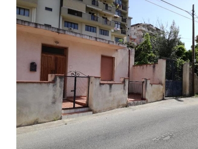 Casa indipendente in vendita a Reggio Calabria