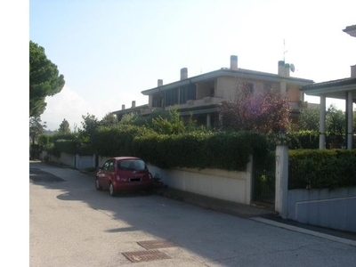Villa in vendita a Roma, Zona Ardeatino