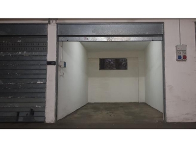 Box/Garage/Posto auto in vendita a Napoli, Zona Colli Aminei, Parco Saia 36