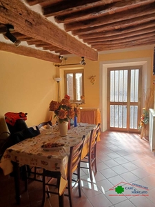 Casa Bi - Trifamiliare in Vendita a Capannori Via Stradone di Camigliano