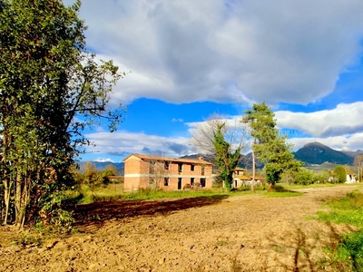 Casa indipendente con giardino in via savoia, Camaiore
